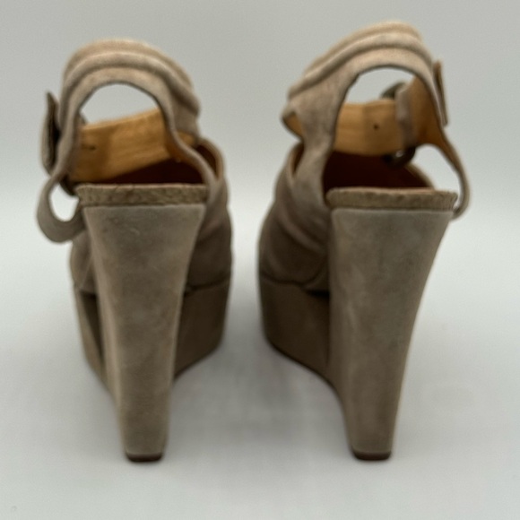 L.A.M.B wedge suede sandal size 5.5 Tan Suede - Picture 5 of 6